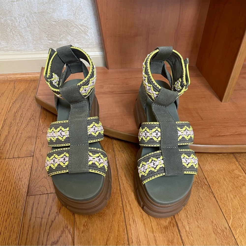 UGG ASHTON HERITAGE BRAID STRAPPY BURNT OLIVE CHUNKY SANDALS US 8 Boho Lug Sole - Picture 2 of 12